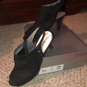 Black suede  side zip heels 12W